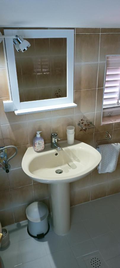 Rab-Centar Hotel Rab Town Ngoại thất bức ảnh
