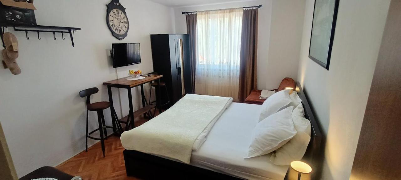 Rab-Centar Hotel Rab Town Ngoại thất bức ảnh