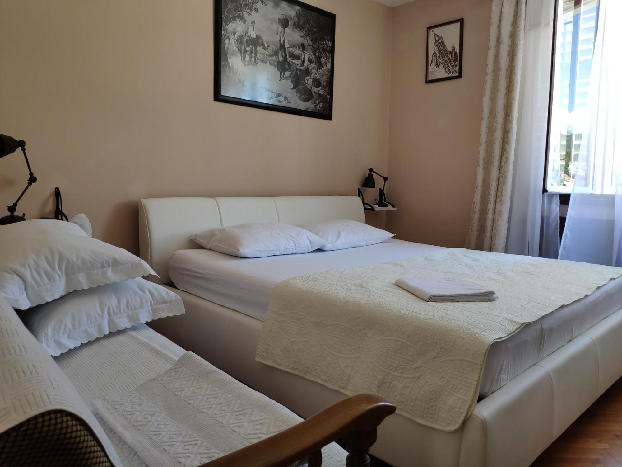 Rab-Centar Hotel Rab Town Ngoại thất bức ảnh